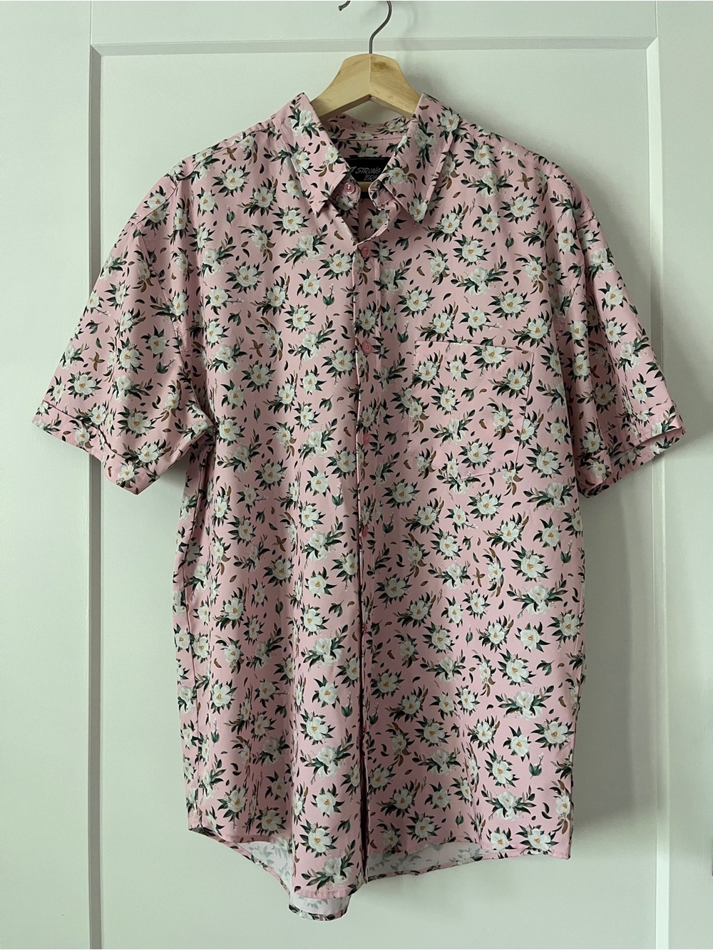 7 Strong Men’s Pink Floral Button Down Short Sleeve Top size Large
